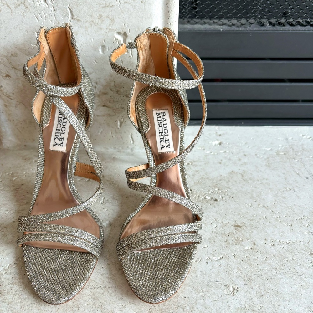 NEW  Badgley Mischka Strappy Silver Heeled Sandals Size 6
